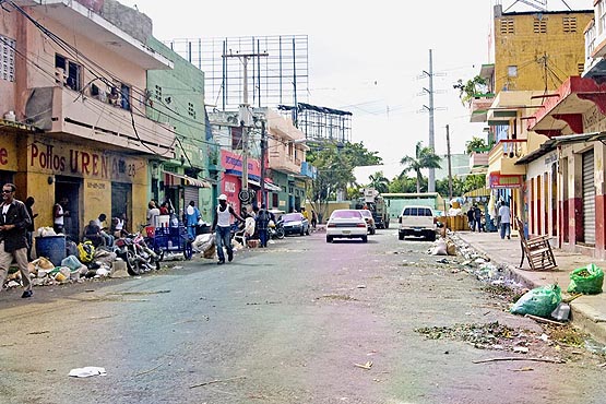 Armut prägt auch in der Hauptstadt große Straßenzüge. Hier der Stadtteil „Little Haiti“ nahe der Altstadt mit vielen haitianischen Gastarbeitern und Flüchtlingen. Foto: Dennis Knake